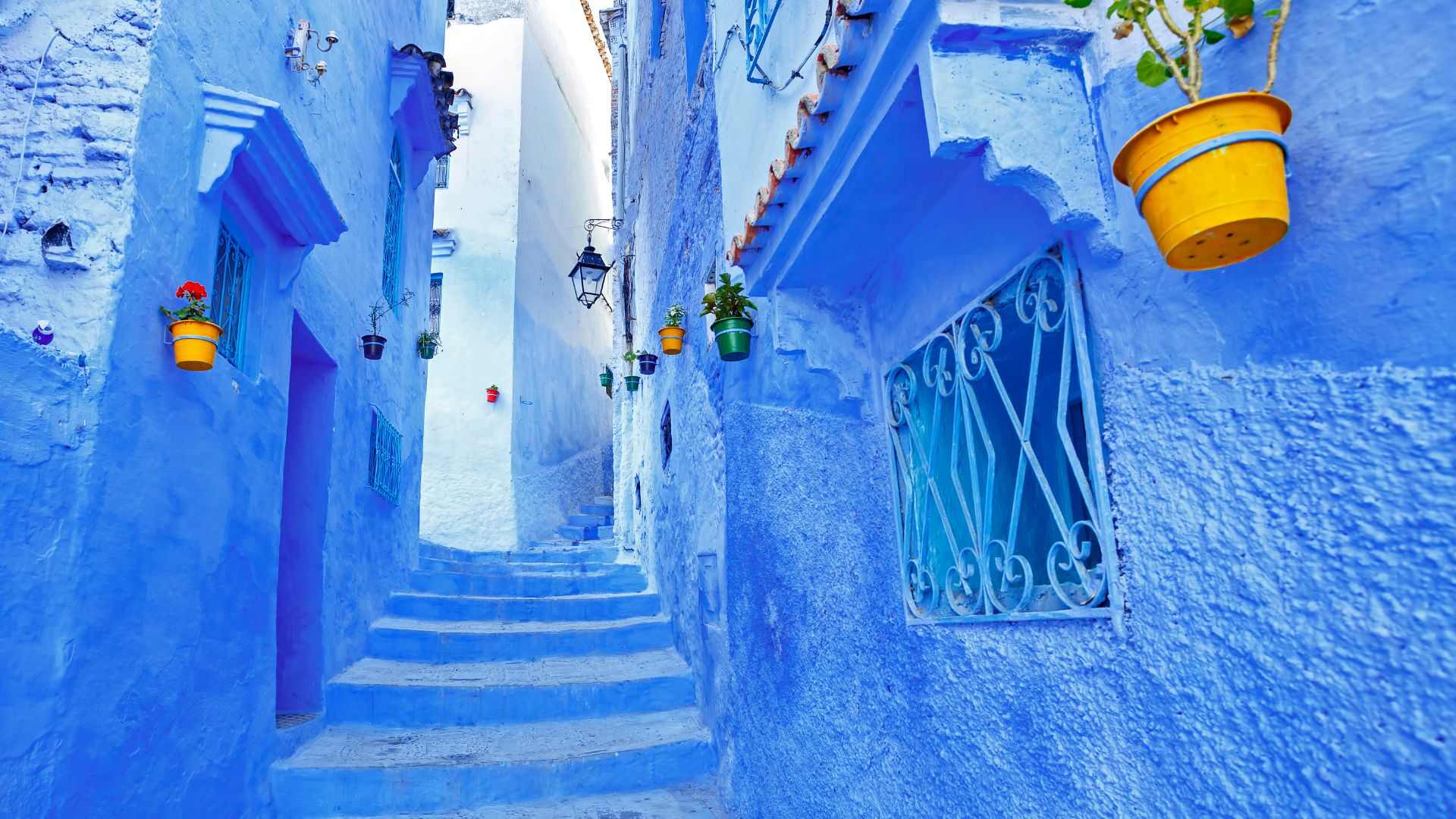 Chefchaouen Travel Guide: Blue alleyway in the medina of Chefchaouen, Morocco
