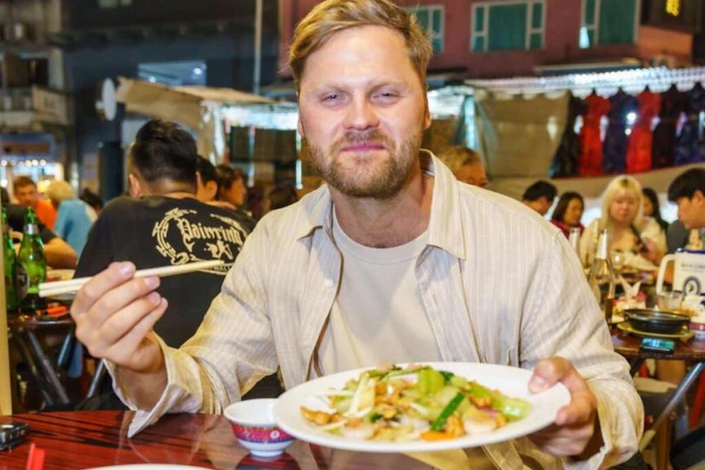 Traditional Moroccan dishes and local food tips in Morocco